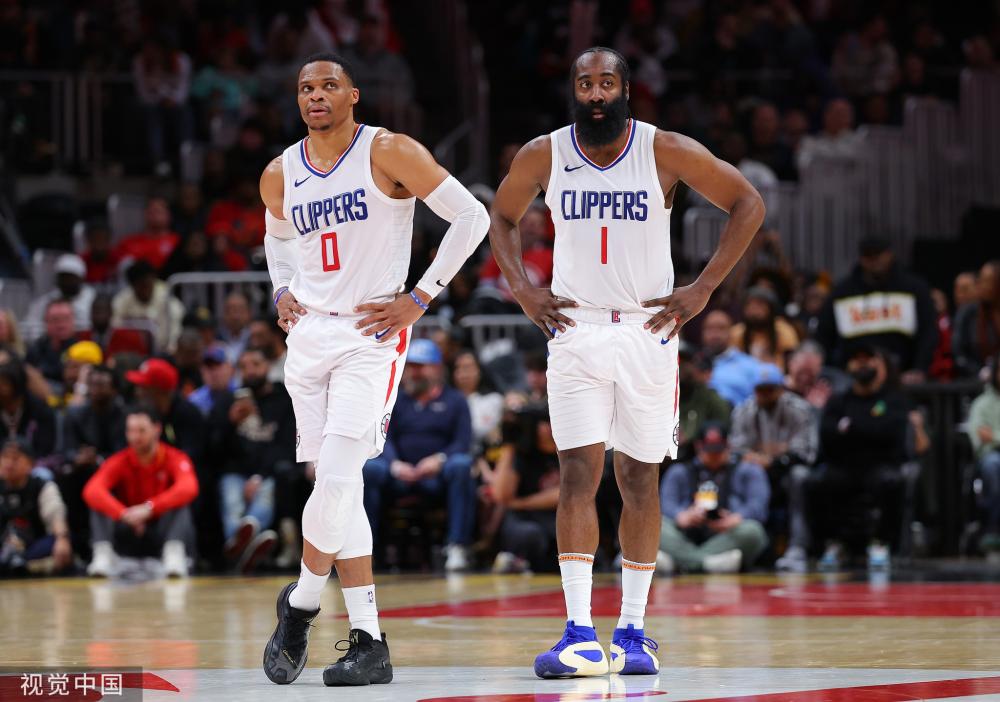 位中脱颖而 位中脱颖而